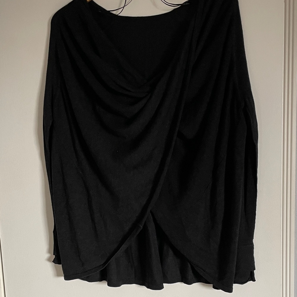 Lululemon Size 6? Cross/ Knot Front Black Sweater